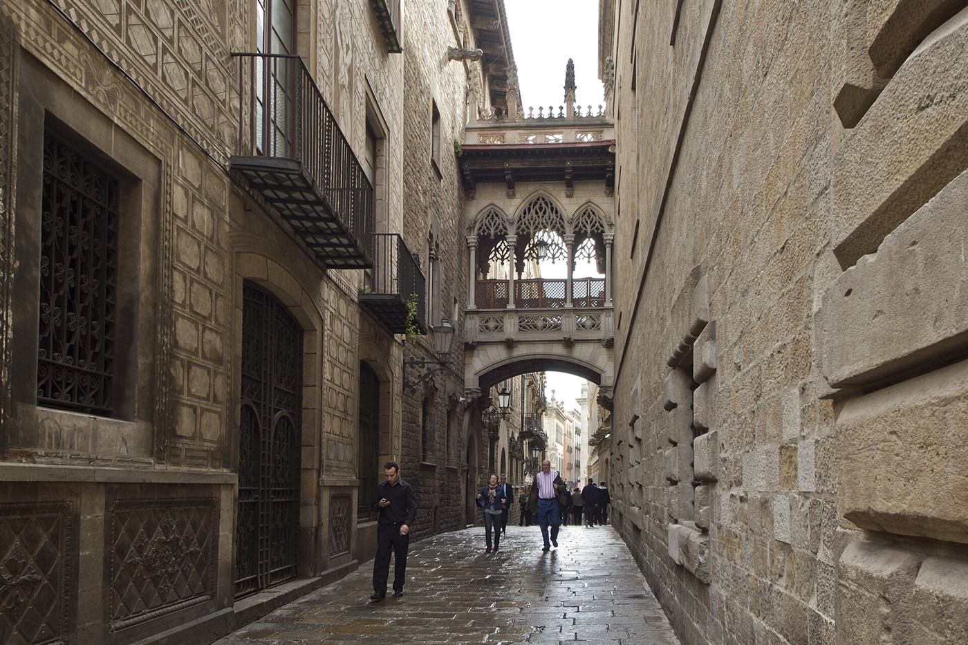 El puente de la calle del Bisbe
