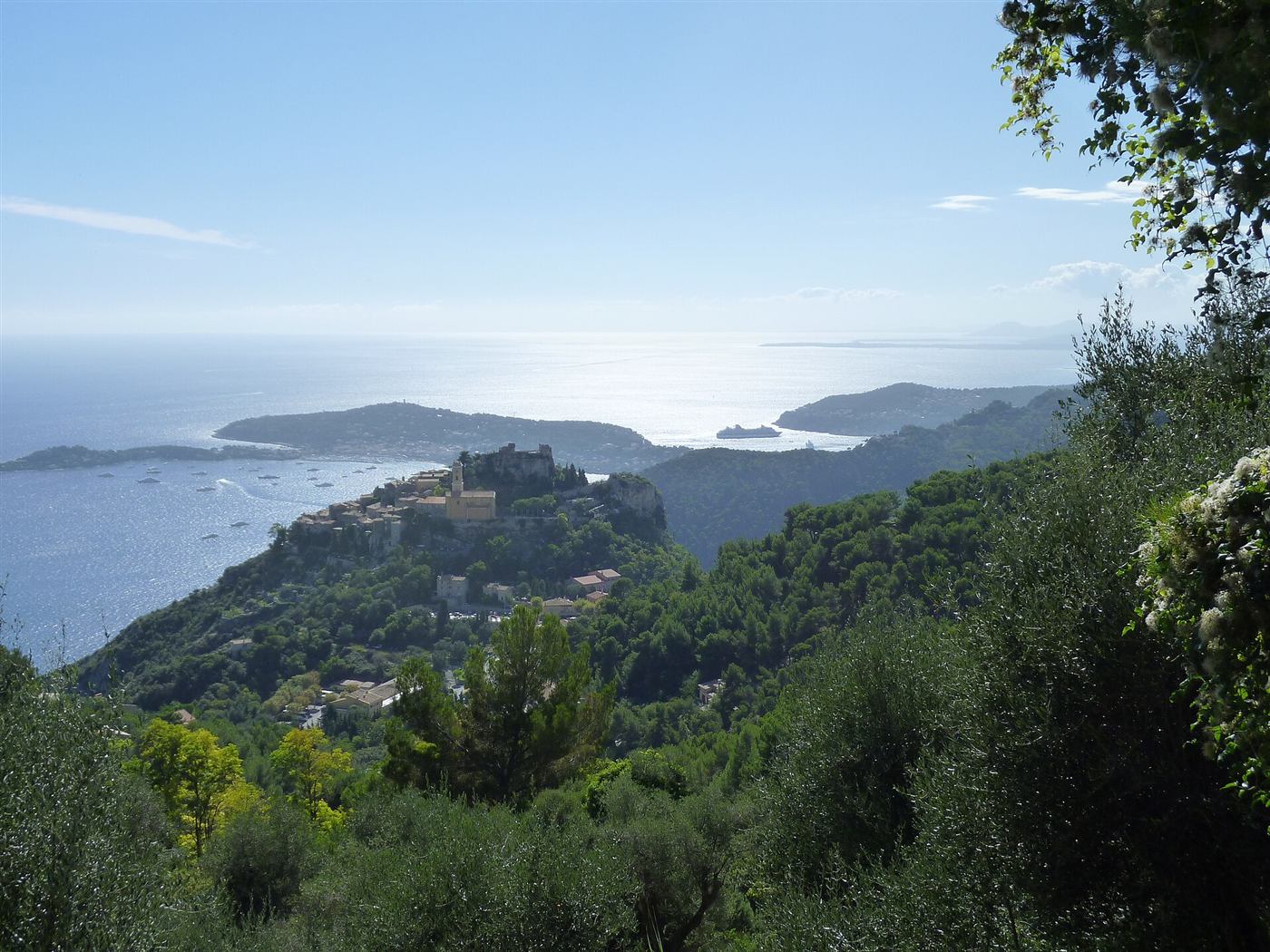 La costa desde lo alto de Èze.