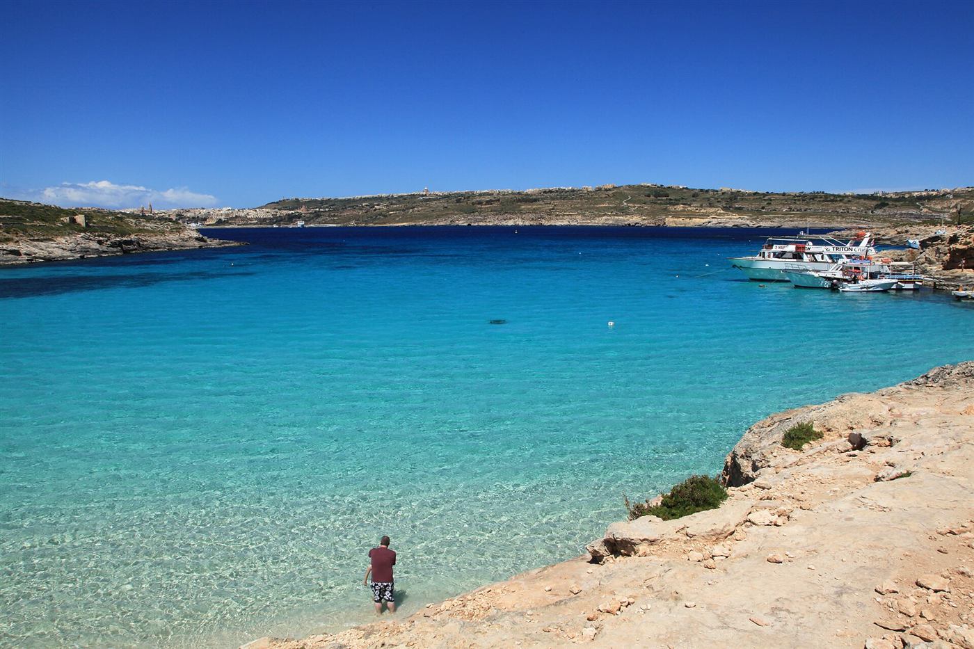 La Laguna Azul de Comino