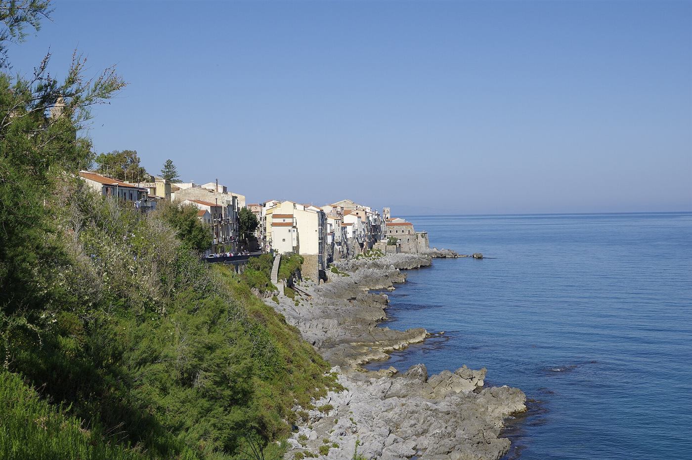 Cefalù junto al mar.
