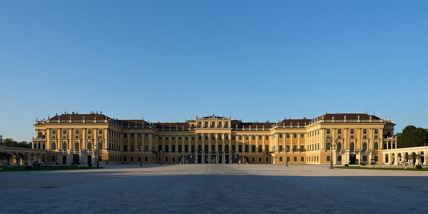 El palacio de Schönbrunn en Viena al atardecer